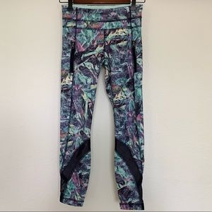 Lululemon yoga pants size 4